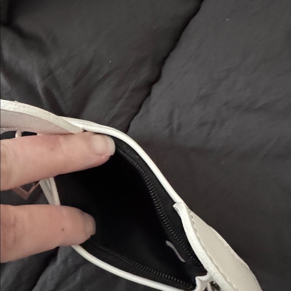 Zero Ghost Keychain Pouch - White and Black - Picture 3 of 3